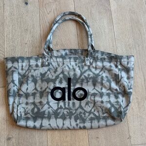 ALO Yoga Camouflage Tote Bag